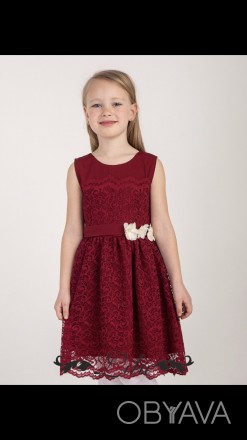Красивое детское платье с объемным гипюром, на пояске украшено аппликацией с цве. . фото 1