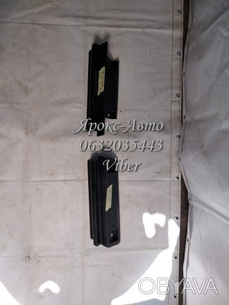 Кронштейн кріплення обробки підлоги багажного відсіку правий Tesla model S 00003. . фото 1