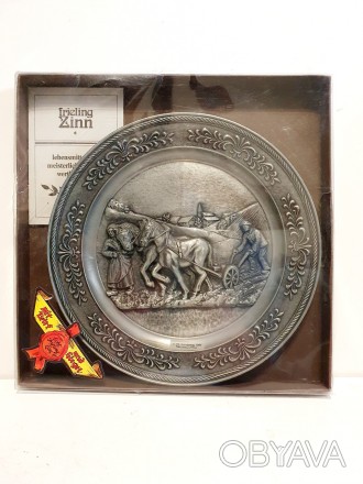 Настенная оловянная тарелка Германия, художественное литье, диаметр 19 см.
Клейм. . фото 1