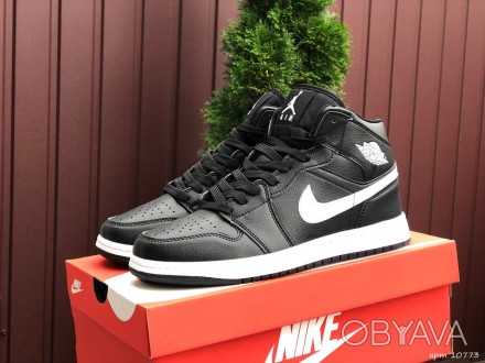 Кроссовки Nike Jordan
Производитель:Вьетнам,
Материал:прессованная кожа
Подошва:. . фото 1