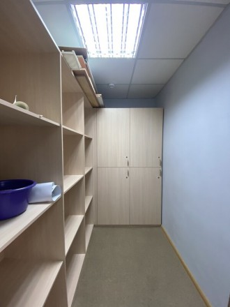 Офисное помещение 100м2 - отдельный блок со своим сан/узлом, 3 кабинета, кухня, . . фото 9