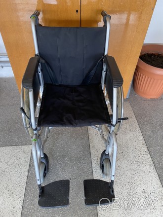 Вашему вниманию предлагаем инвалидную коляску 
Марки B&B
Производитель Германия
. . фото 1