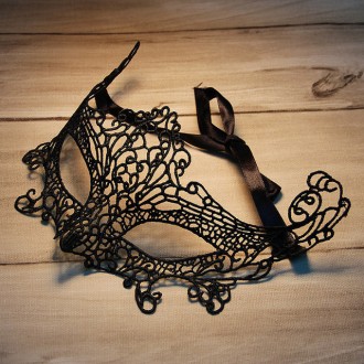 Ажурная карнавальная маска в ярком стиле
Ажурная карнавальная маска отлично допо. . фото 3