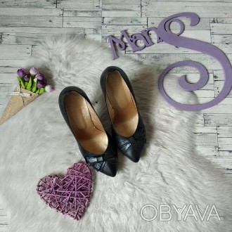 Туфли женские черные натуральная кожа на каблуке
В идеальном состоянии
Размер 39. . фото 1