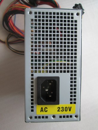 Комп'ютерний блок живлення GameMax ATX-300 SFX (300 Ватт)

Блок живлення . . фото 7