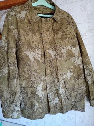 куртка с капюшоном: розмір 48/50, ширина плеч-48см, об'єм талії-126см, довж. . фото 2