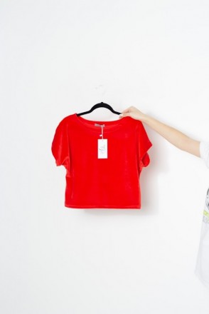 
 комплект шорты+футболка
материал: плюш-велюр
цвет: красный
размеры: с м л хл
п. . фото 2