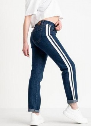 
 Женские джинсы в спортивном стиле с белыми лампасами по бокам. 
Средняя посадк. . фото 8