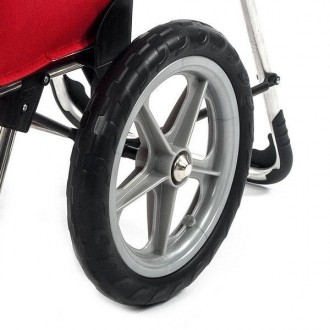 
Большие колеса с протектором и раскладной стульчик в модели Relax от бренда Aur. . фото 5