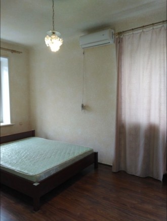 Квартира находится на улице Титова, Сталинка, с раздельными комнатами, без мебел. Титова. фото 14