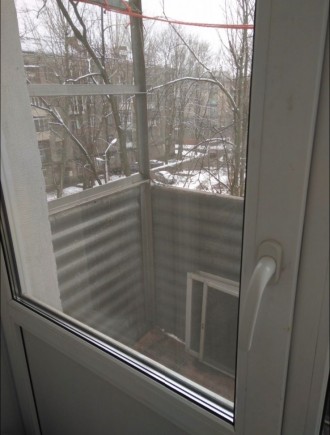 Квартира находится на улице Титова, Сталинка, с раздельными комнатами, без мебел. Титова. фото 7
