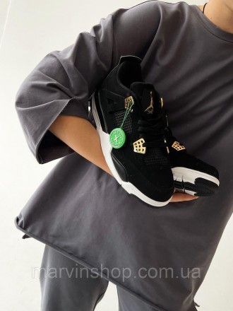 Кроссовки мужские черные Air Jordan Retro 4 
Черные мужские спортивные кроссовки. . фото 3