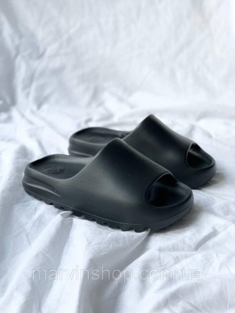 Тапочки мужские черные Adidas Yeezy Slide 
МАЛОМЕРЯТ
41-25 
42-26
43-26,5
44-27
. . фото 3
