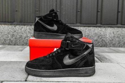 Кроссовки мужские черные зимние Nike Air Force 1 High 
Черные мужские кроссовки . . фото 3