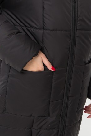 Стильная зимняя куртка свободного силуэта. Изготовлена из плотной плащевки, утеп. . фото 5