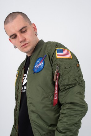nasa MA-1 Эта летная куртка является действующим обмундированием астронавтов США. . фото 5