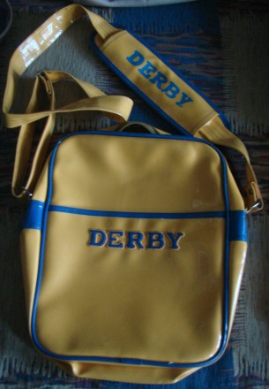 Лакована сумка на плече Derby Ukraine - модель унісекс. В ідеальному стані. Якіс. . фото 2