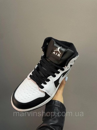 Кроссовки женские зимние черно-белые Nike Air Jordan 1 
Зимние женские кроссовки. . фото 5