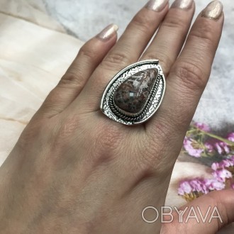 Предлагаем Вам купить шикарное кольцо с камнем - натуральная яшма в серебре.
Раз. . фото 1