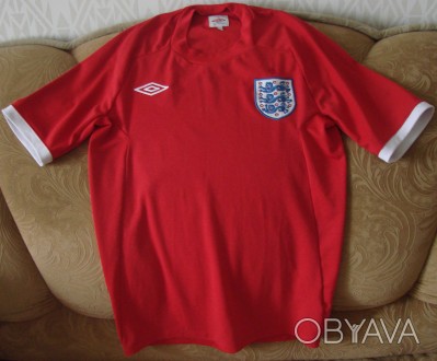 Футболка червона Umbro, England, 99 Evans :). Оригінал! Стан - як нова! Розмір 3. . фото 1