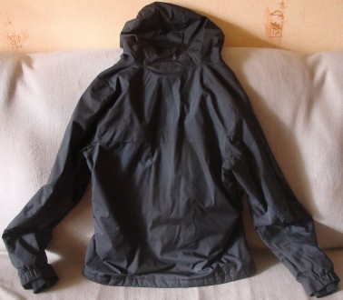 Куртка осіння Bench. Розмір - 42. 100% поліестр.
Водо- та вітронепроникна. В ід. . фото 10