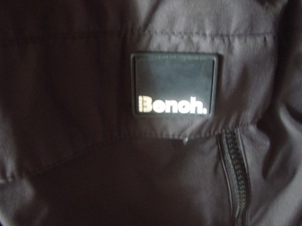 Куртка осіння Bench. Розмір - 42. 100% поліестр.
Водо- та вітронепроникна. В ід. . фото 9