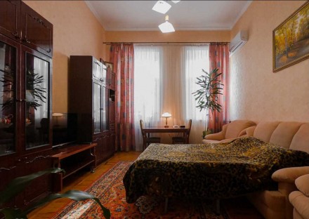 Продається 3-кімнатна квартира в історичному районі міста на вулиці Михайлівські. . фото 2
