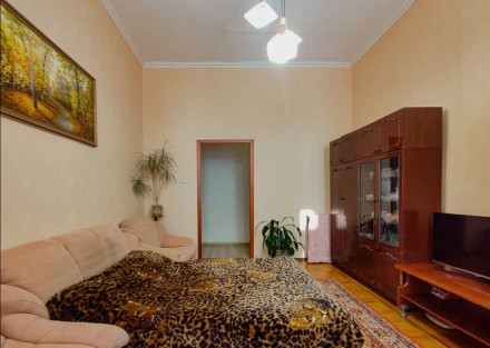 Продається 3-кімнатна квартира в історичному районі міста на вулиці Михайлівські. . фото 3