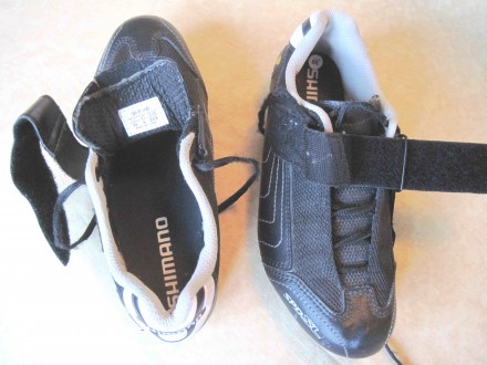 Вело туфли Shimano, размер 39
страна производитель - Китай
цвет черный
эко ко. . фото 5