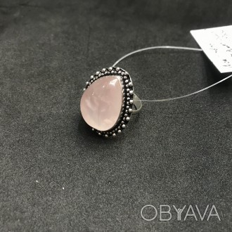 Предлагаем Вам купить красивое кольцо с розовым кварцем в серебре.
Размер 19,2.
. . фото 1