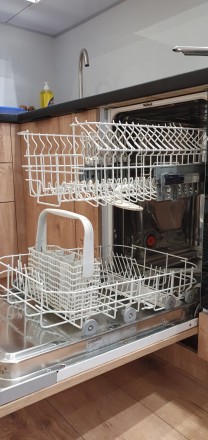 Встраиваемая посудомоечная машина Zanussi ZDTS 400 с закрытой панелью управления. . фото 4