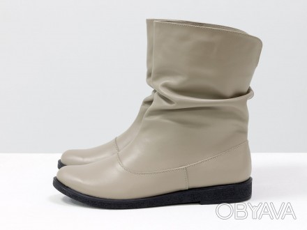 
Отличные комфортные высокие ботинки или заниженные сапожки из натуральной гладк. . фото 1