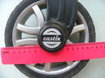 Продам переднее колесо для детской коляски Castle.. . фото 4