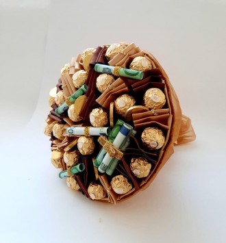 Мужской букет из конфетами Ferrero Rocher и шоколадными монетками. 
Декорирован . . фото 2