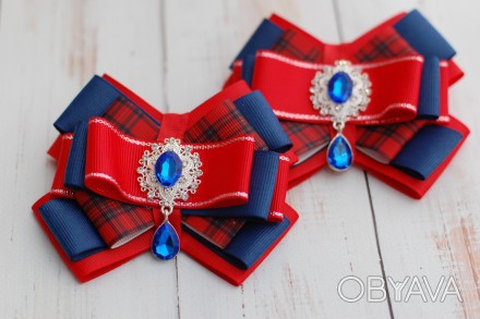 
 Бантики для школьницы выполнены в красно-синем цвете.
Изготовлены из качествен. . фото 1