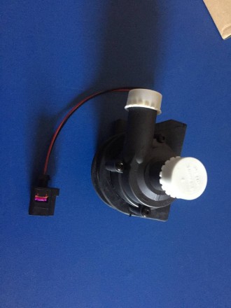 Электропомпа водяная , для догревателей тосола моделей Eberspacher Hydronic D3W,. . фото 2