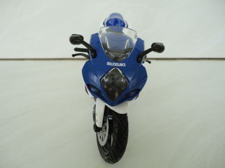 Продам модель мотоцикла 1:12 SUZUKI GSX R1000 від NewRay . Ціна 350грн.

Розмі. . фото 5