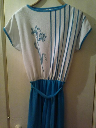 Женское новое платье с коротким рукавом на поясе.
Размер - 48.
Обхват груди - 10. . фото 2