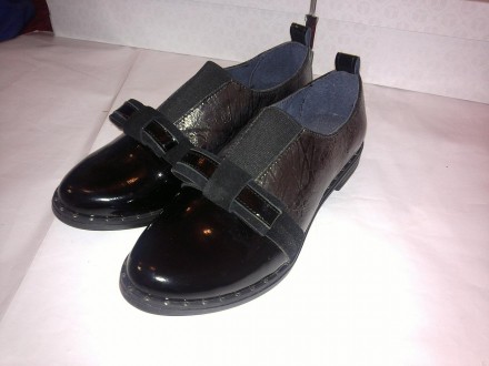 Женские кожаные туфли. Комбинированные кожа платина + черный лак + черный замш. . . фото 11