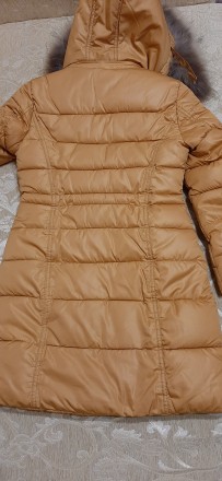 Зимнее пальто горчичного цвета, очень теплое. Капюшон с натуральным мехом, отсте. . фото 3