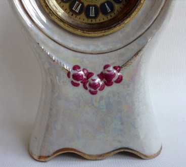 Часы кварц Севани. Ереванский часовой завод.
Высота 24.5 см.
Корпус фарфор.
С. . фото 4