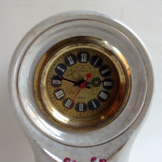 Часы кварц Севани. Ереванский часовой завод.
Высота 24.5 см.
Корпус фарфор.
С. . фото 3