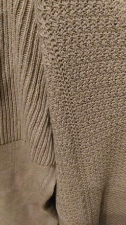 Продам женский свитер с воротом-хомутом с вязкой 3-х видов. Коттон. Размер указа. . фото 5