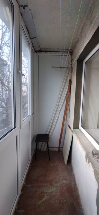 Бронированная дверь балкон застеклён мебель холодильник бойлер  кабельное телеви. Поселок Котовского. фото 7