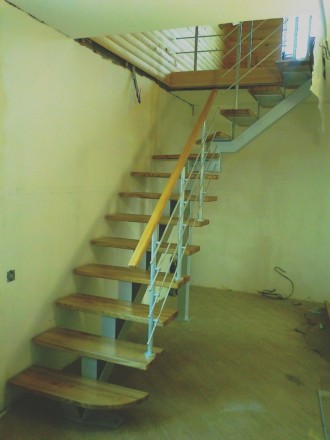 Изготавливаем лестницы из березы, бука, ясеня и на металлокаркасе собранные на п. . фото 8