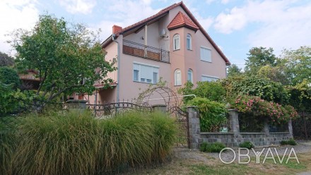 Продається дуже комфортабельний будинок у передмісті Мукачева, з чудовим краєвид. . фото 1