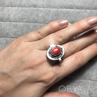 Предлагаем Вам купить красивое кольцо с секретом с кораллом в серебре.
Вашему вн. . фото 1