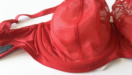 Красный бюстгальтер британского бренда M&S, UK 36 F, ЕUR 80 G на косточках.
. . фото 4