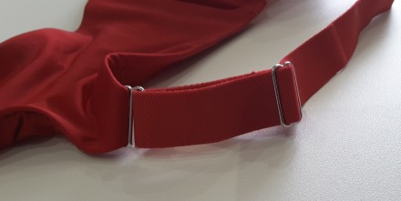 Красный бюстгальтер британского бренда M&S, UK 36 F, ЕUR 80 G на косточках.
. . фото 8