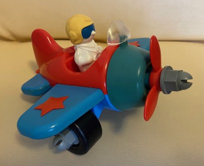 Продаю игрушку СССР конструктор разборной самолётик.
Очень интересный редкий эк. . фото 2